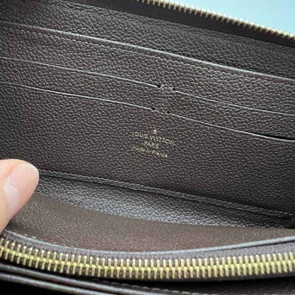 Louis Vuitton Empreinte Leather Zippy Wallet in Terre - Picture 4 of 11